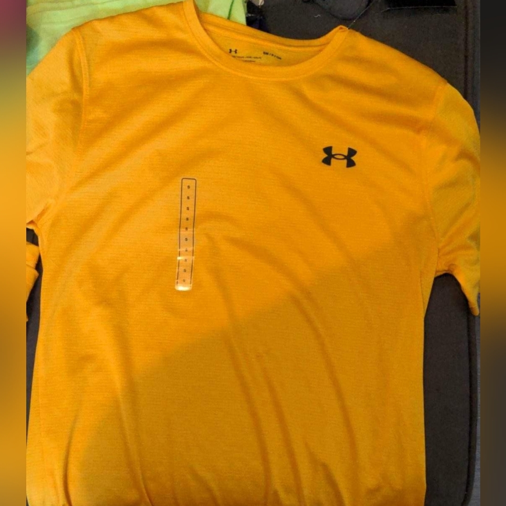 Under armour men's t shirt